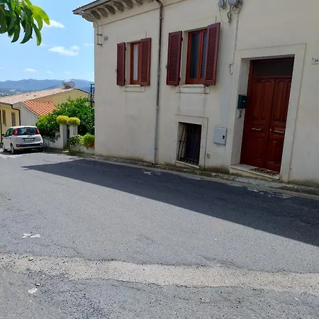 公寓 Da Antonella 贝尔基达