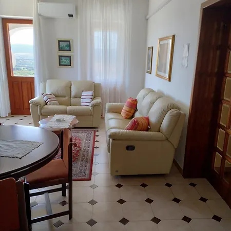 公寓 Da Antonella 贝尔基达